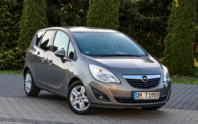 Opel Meriva cena 23900 przebieg: 137682, rok produkcji 2011 z Otwock małe 781